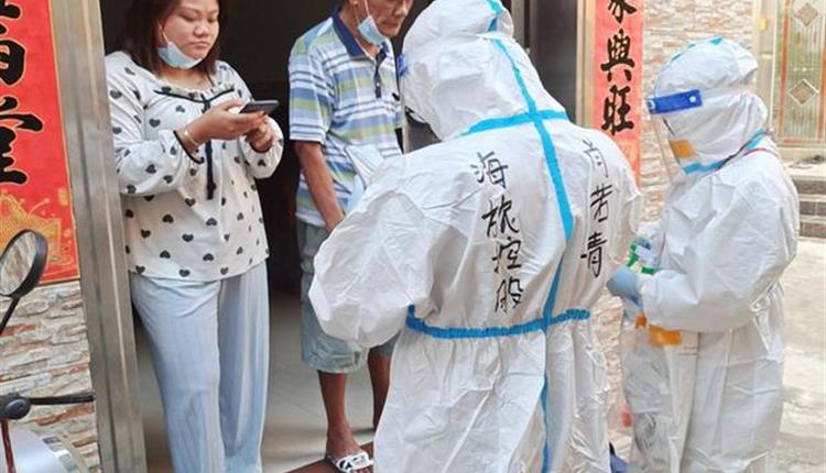 【平凡力量|旅控戰(zhàn)“疫”人物志⑤】貢獻(xiàn)志愿力量 筑起守護(hù)之墻——肖若青：一起努力，海南會(huì)好，彼此理解，守望相助